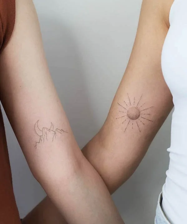 Tatuajes de mejores amigos del sol y la montaña a juego por @savingbambi