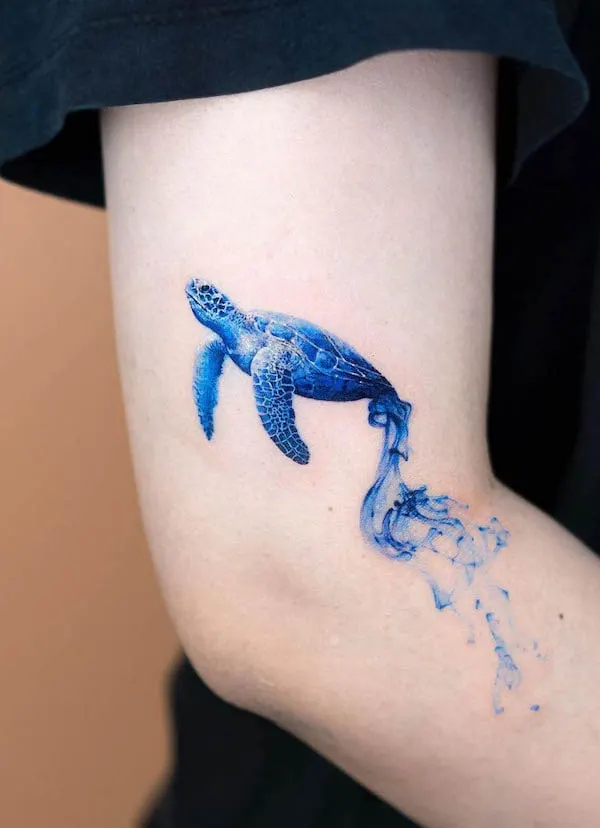 Tatuaje de tortuga marina por @pokhy_tattoo