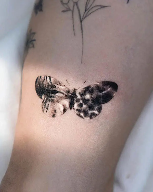 Patrón único en @pokhy_tattoo mariposa